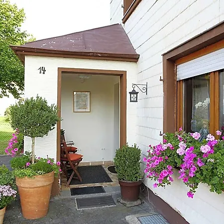 Hotel With Terrace And Pool In The Garden Pracht